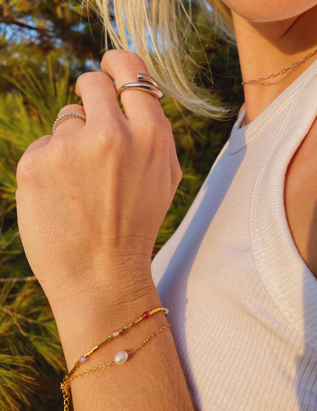 Armbånd med ferskvandsperle i guld