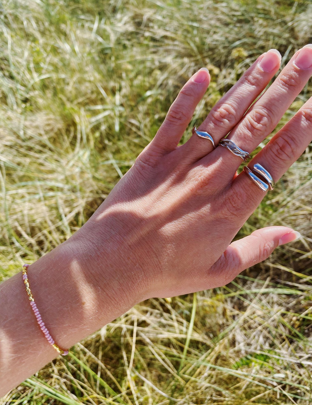 Curved ring